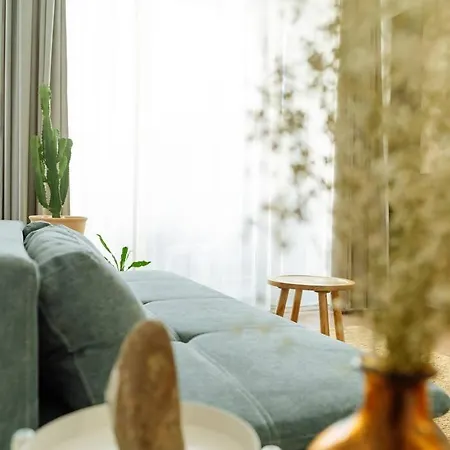 10 - New Building & Parking Bucarest