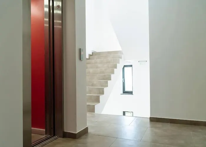 10 - New Building & Parking Apartman *