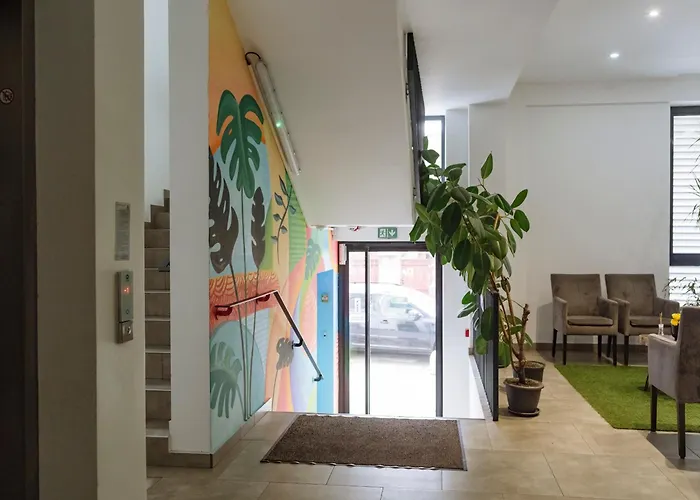 10 - New Building & Parking * בוקרשט